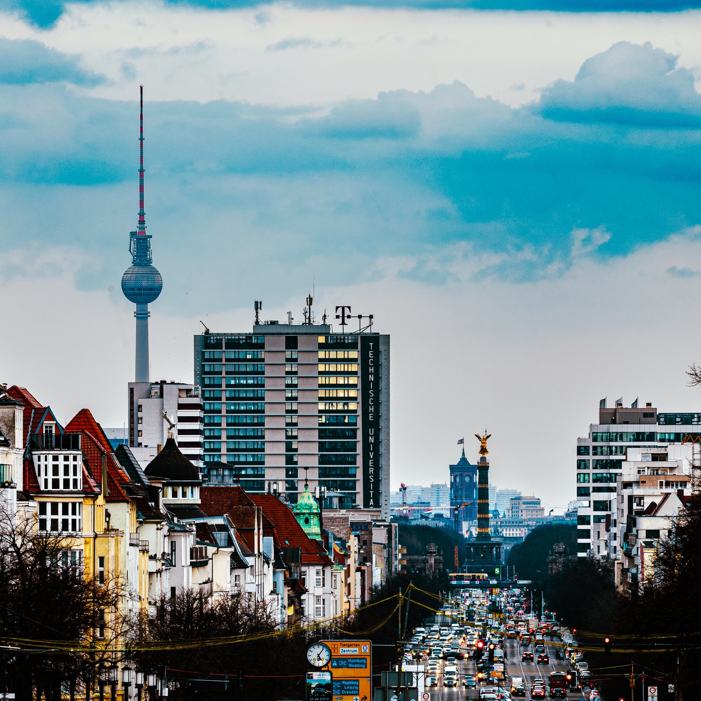 View from Theodor-Heuss-Platz